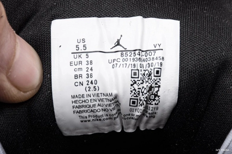 1 Black Gold  Mid Jordan Patent  White 852542-007 0410